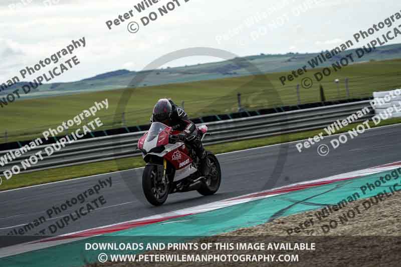 cadwell no limits trackday;cadwell park;cadwell park photographs;cadwell trackday photographs;enduro digital images;event digital images;eventdigitalimages;navarra;no limits trackdays;peter wileman photography;racing digital images;trackday digital images;trackday photos